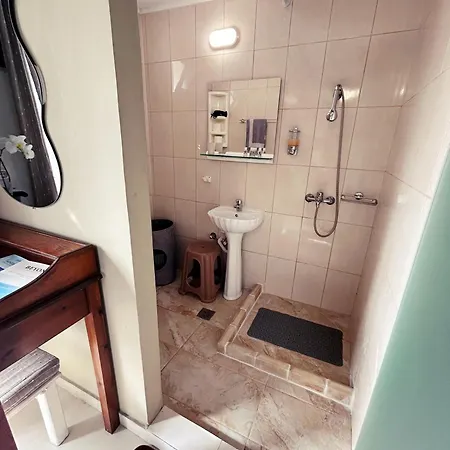 Pedro Navarino 5-7 * Λαγανάς