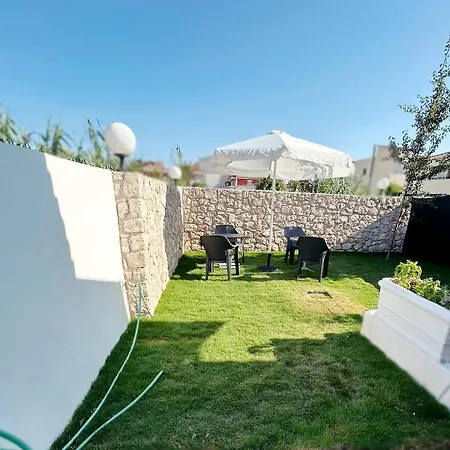 Pedro Navarino 5-7 Laganas