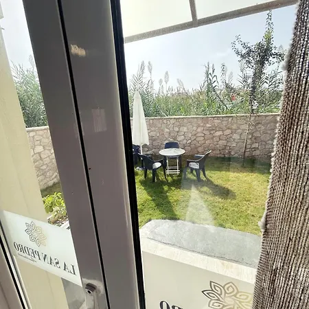 Pedro Navarino 5-7 Apartment *