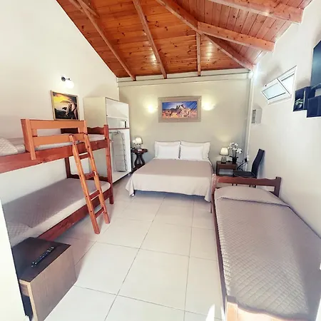 Pedro Navarino 5-7 *