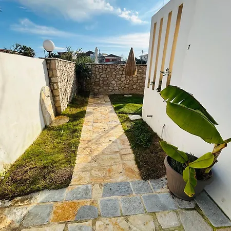 Pedro Navarino 5-7 *