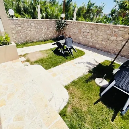 Pedro Navarino 5-7 * Лаганас